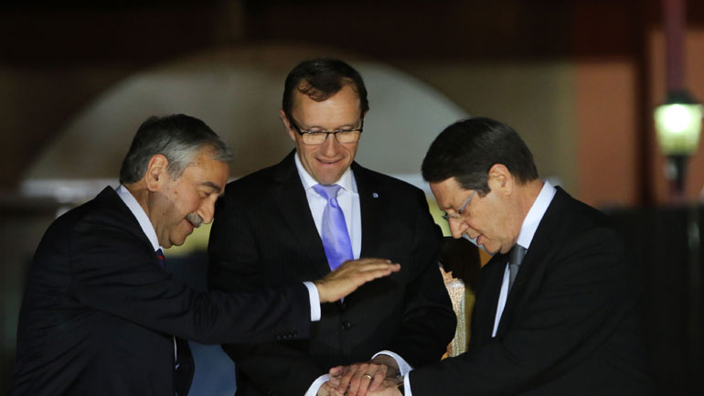 Κύπρος: Συναντήσεις Έιντε με Αναστασιάδη και Ακιντζί