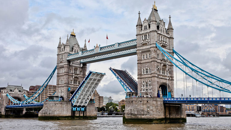 Deutsche Welle: Ρεκόρ τουριστών στο Λονδίνο παρά τα τρομοκρατικά χτυπήματα