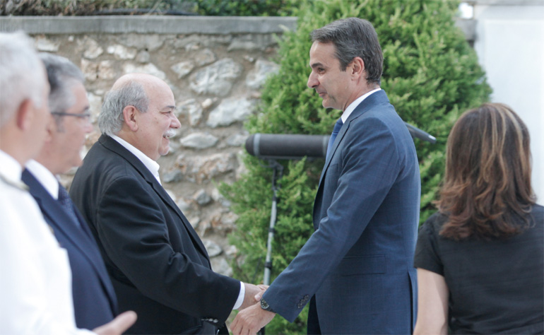 Ο Κυριάκος Μητσοτάκης με τον Νίκο Βούτση