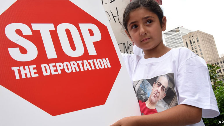 Δικαστικό «μπλόκο» στην απέλαση 1.400 Ιρακινών από τις ΗΠΑ