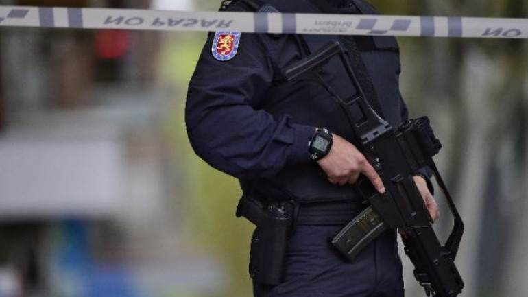 Μαχαίρωσε αστυνομικό φωνάζοντας «Αλλάχ Άκμπαρ»