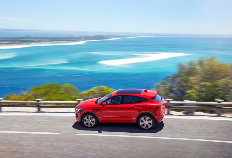 Μικρή στα... λόγια αλλά στην πράξη μπορεί να φιλοξενήσει άνετα πέντε επιβάτες με τις αποσκευές τους