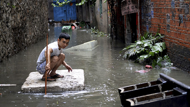 Σε «μπλε συναγερμό» η Κίνα: Έρχονται σφοδρές καταιγίδες