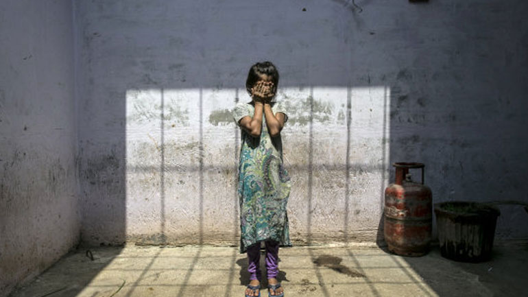 Ινδία: 10χρονη που βιάστηκε από τον θείο της ζητεί από το Ανώτατο Δικαστήριο να κάνει άμβλωση