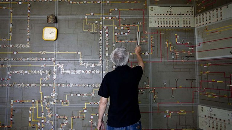 Σύρος: Έδειραν τεχνικό του ΔΕΔΔΗΕ που επιχείρησε να κόψει το ρεύμα