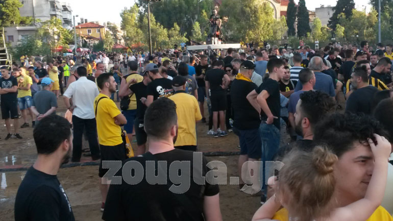 Οι φίλαθλοι της ΑΕΚ 