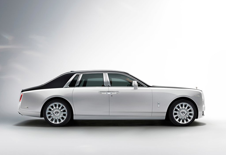 Οι μεγάλες διαστάσεις χαρακτηρίζουν μία Phantom