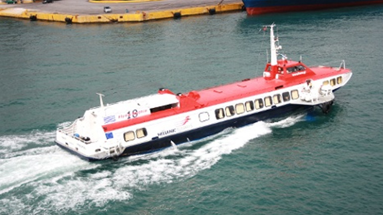 Θαλάσσια περιπέτεια για τους επιβάτες του «Flying Dolphin XVII»