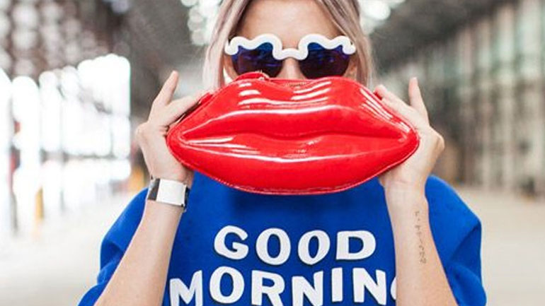 Πώς θα φορέσεις το κόκκινο κραγιόν το πρωί