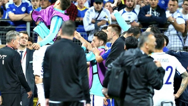 «Καμπάνα» μιας αγωνιστικής στη Βοσνία για τα επεισόδια με την Ελλάδα