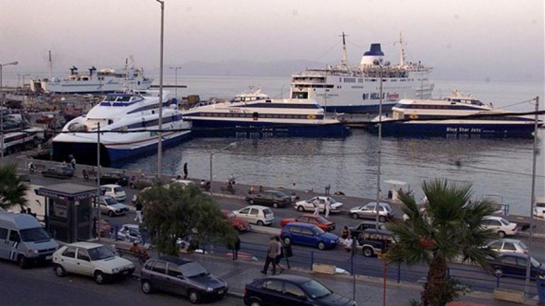 Ανεστάλησαν οι απεργιακές κινητοποιήσεις των πληρωμάτων στις ακτοπλοϊκές γραμμές στο λιμάνι της Ραφήνας