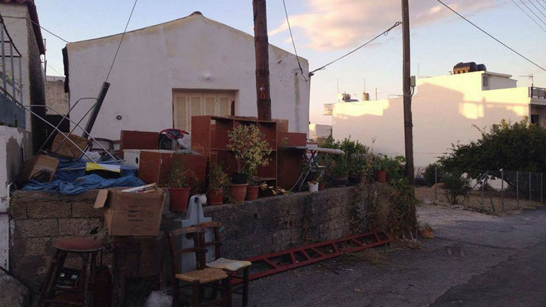 Έκαναν έξωση σε τρίτεκνη οικογένεια – Κοιμήθηκαν στον… δρόμο