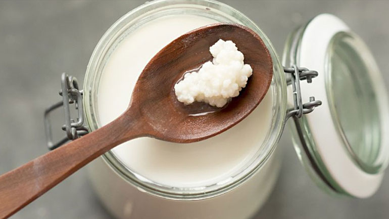 Κεφίρ: Πώς θα φτιάξετε το πιο θρεπτικό ρόφημα μόνοι σας