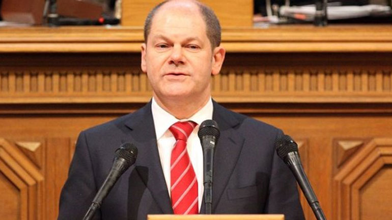 Ο δήμαρχος του Αμβούργου καταδίκασε την «απεχθή επίθεση» με μαχαίρι