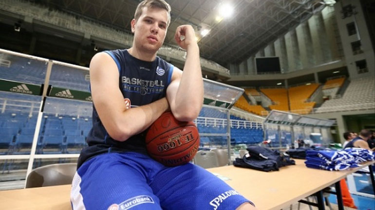 Μπάσκετ: Θλαστικό τραύμα ο Αγραβάνης