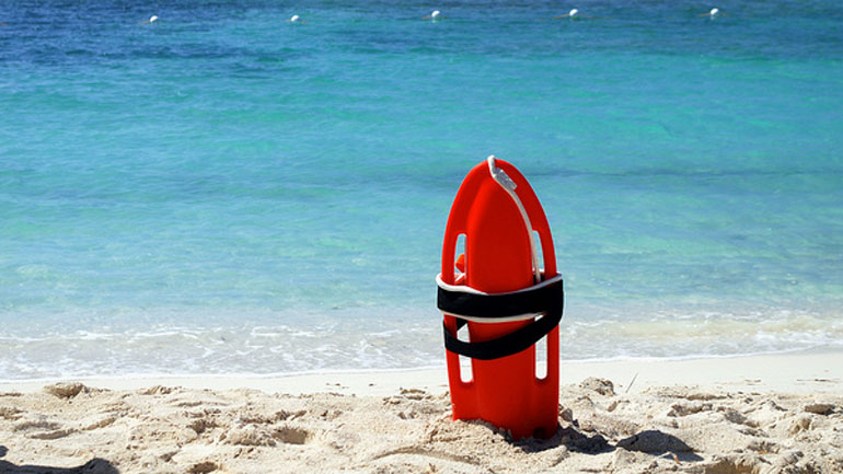 Ναυαγοσώστης έσωσε ολόκληρη οικογένεια στο Ρέθυμνο