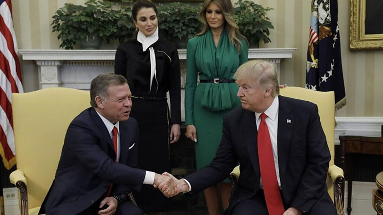 Τηλεφωνική επικοινωνία Τραμπ – βασιλιά Αμπντάλα για τις εντάσεις στη Μέση Ανατολή