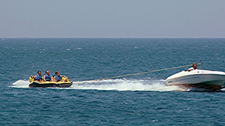 Κρήτη: 11χρονη τραυματίστηκε όταν ανετράπη θαλάσσιος καναπές