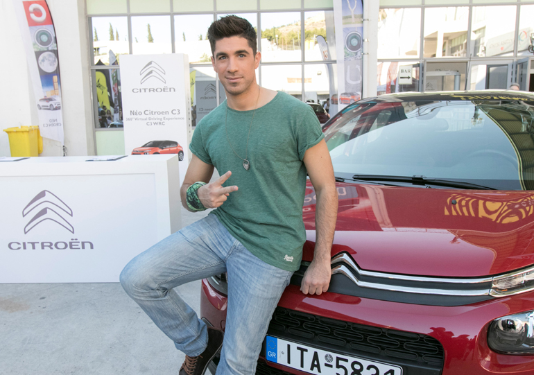 O νικητής του «The X-Factor 2», Παναγιώτης Κουφογιάννης με το νέο του αυτοκίνητο