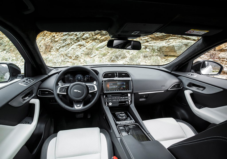 Το εσωτερικό της Jaguar F-Pace
