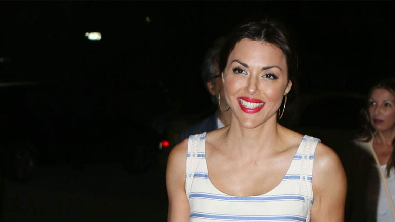 Σισσύ Φειδά: Παιχνίδια στη θάλασσα με την κόρη της, Διώνη