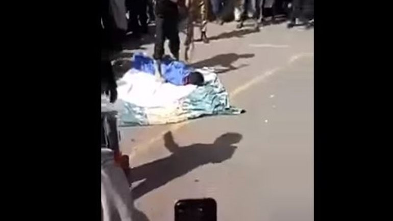 Video – ντοκουμέντο από την εκτέλεση άνδρα που κρίθηκε ένοχος για τον βιασμό 3χρονου κοριτσιού στην Υεμένη