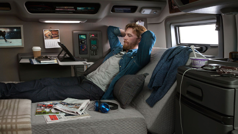 Δείτε πώς είναι τα σημερινά φορτηγά και πόση πολυτέλεια διαθέτουν