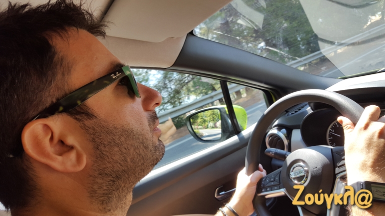 Πίσω από το τιμόνι του Nissan Micra...