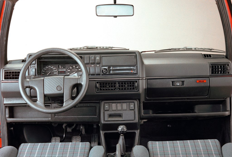 To εσωτερικό  του VW Golf Gti 2ης γενιας