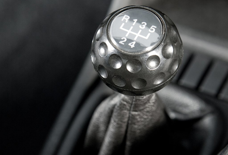 Μηχανικό κιβώτιο ταχυτήτων πέντε σχέσεων