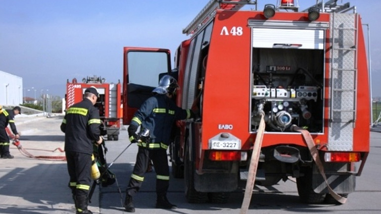 Υπό μερικό έλεγχο τέθηκε η φωτιά στον οικισμό Μαριού