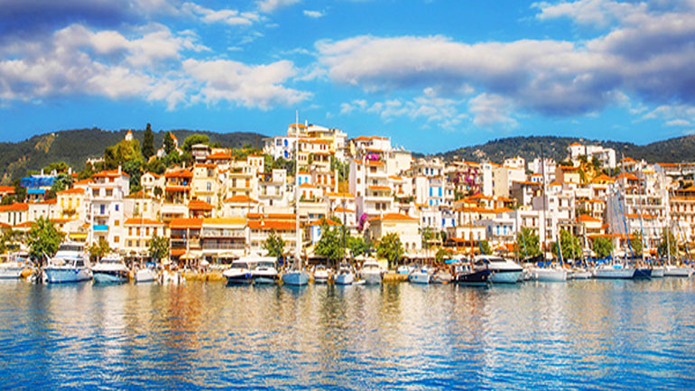 Σκιάθος: Μπαρ και ταβέρνες αγνοούν τους νόμους