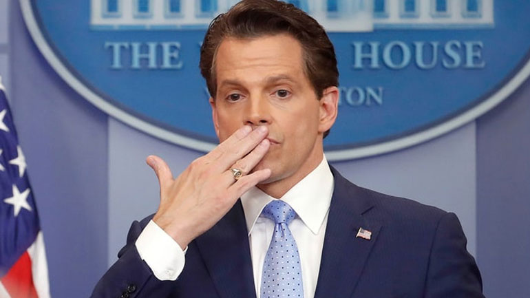 Τα σχόλια του Σκαραμούτσι του κόστισαν τη θέση στον Λευκό Οίκο