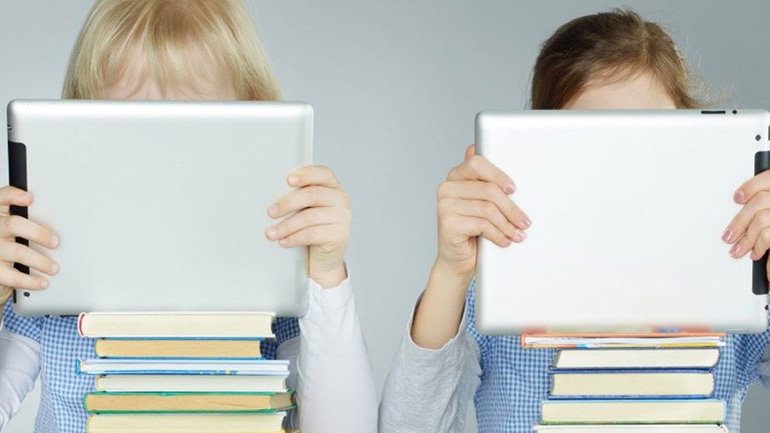 Η τεχνολογία «εχθρός» για τη μυοσκελετική ανάπτυξη των παιδιών