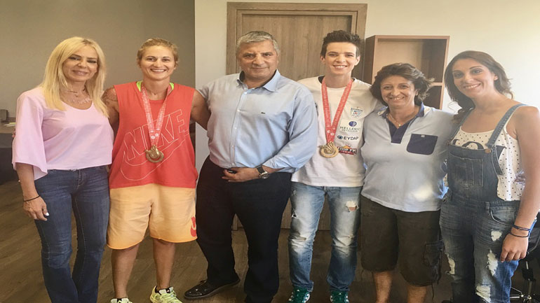 Συνάντηση Προέδρου ΚΕΔΕ Γ. Πατούλη με αντιπροσωπεία της χρυσής ομάδας της Εθνικής Ελλάδος Κωφών Γυναικών