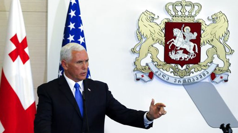 Πενς: Ο Τραμπ θα υπογράψει σύντομα το κείμενο με τις νέες κυρώσεις σε βάρος της Μόσχας