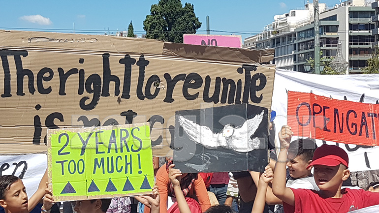 Πορεία διαμαρτυρίας προσφύγων προς τη γερμανική πρεσβεία