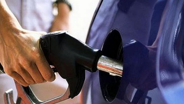 Τρίπολη: Ουρές σε πρατήριο για να «φουλάρουν» με τζάμπα βενζίνη