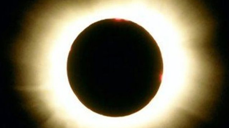 Ολική έκλειψη ηλίου στις 21 Αυγούστου Ολική έκλειψη ηλίου στις 21 Αυγούστου