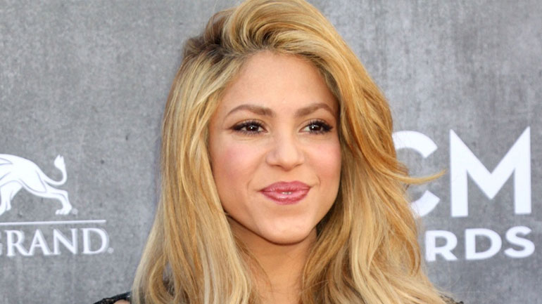 Τέλος το ξανθό για τη Shakira! Δείτε το νέο της look
