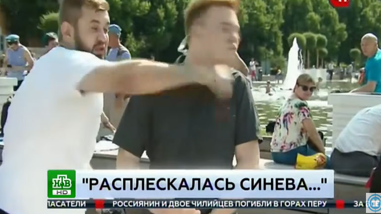 Ρωσία: Άνδρας γρονθοκόπησε δημοσιογράφο σε ζωντανή σύνδεση