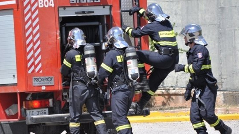 Άμεση η συμβολή της Περιφέρειας Αττικής στην πυρκαγιά στο Λαγονήσι