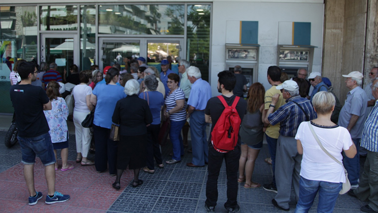 Capital controls: Πλαφόν ανάληψης στα 1.800 ευρώ