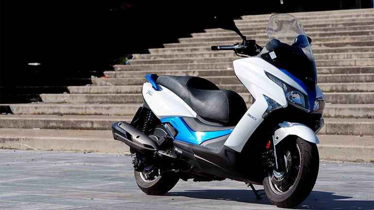 Kymco X-Town 300 και οι πόλεις είναι δικές μας Kymco X-Town 300 και οι πόλεις είναι δικές μας