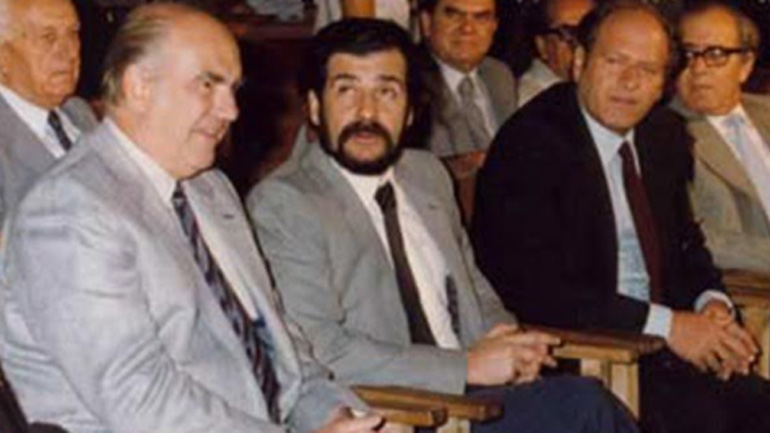 Έτσι άρχισε το ξεπάτωμα της Ελλάδος!