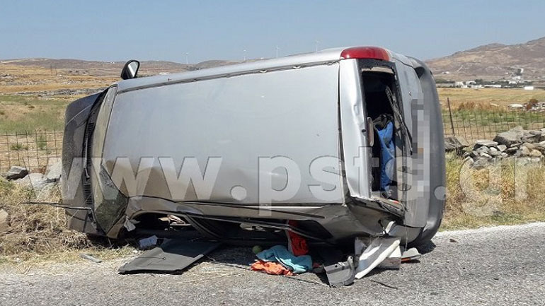 Αυτοκίνητο συγκρούστηκε με τουριστικό λεωφορείο στην Πάρο