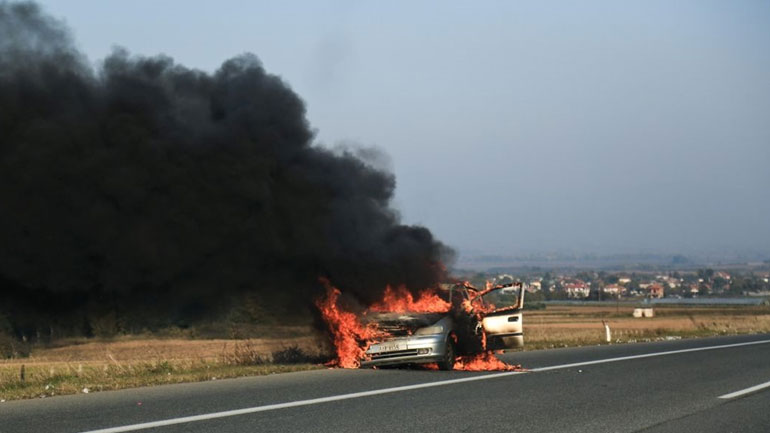 Κάηκε ολοσχερώς αυτοκίνητο στην Εγνατία Οδό