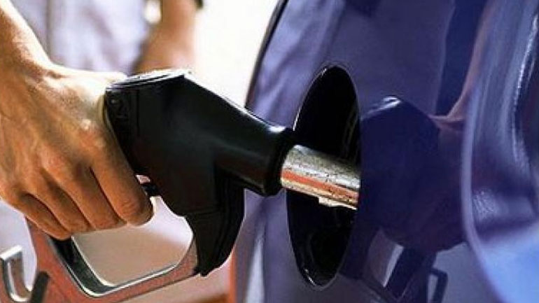 Tρίπολη: Έπαθε βλάβη ο αυτόματος πωλητής και μοίραζε… δωρεάν βενζίνη