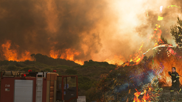 Γενική κινητοποίηση για τη φωτιά στα Κύθηρα