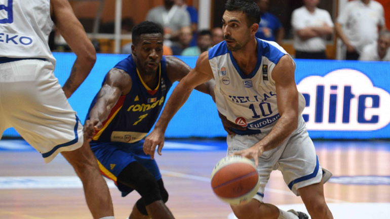 O Σλούκας προσπαθεί να ξεπεράσει τον προσωπικό του αντίπαλο 